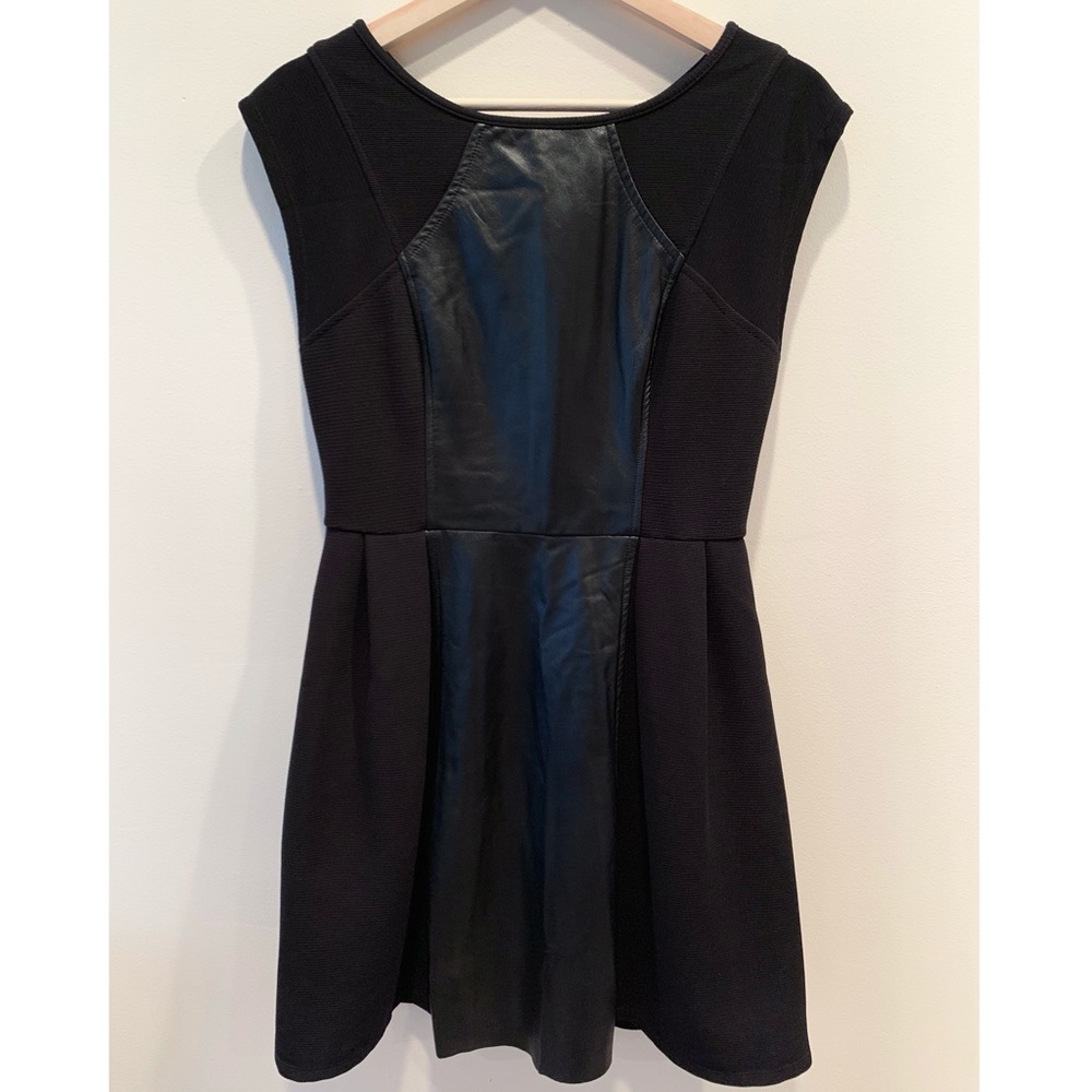 Plenty by Tracy Reese • 6 • Ribbed w/Lamb Leather Panels Black Dress
